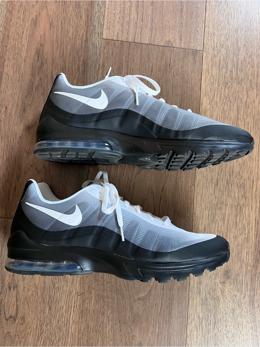 MEN'S NIKE AIR MAX INVIGOR SNEAKERS size 14 - Picture 2 of 9